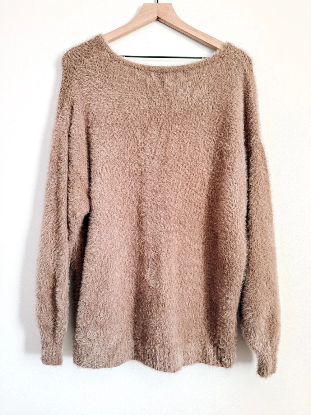 Old Navy Taupe Fuzzy Knit V Neck Sweater Soft Cozy Pullover Size S - Picture 5 of 5